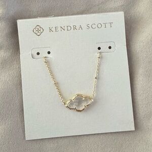 Kendra Scott Abbie Gold Pendant Necklace in Ivory Mother-of-Pearl